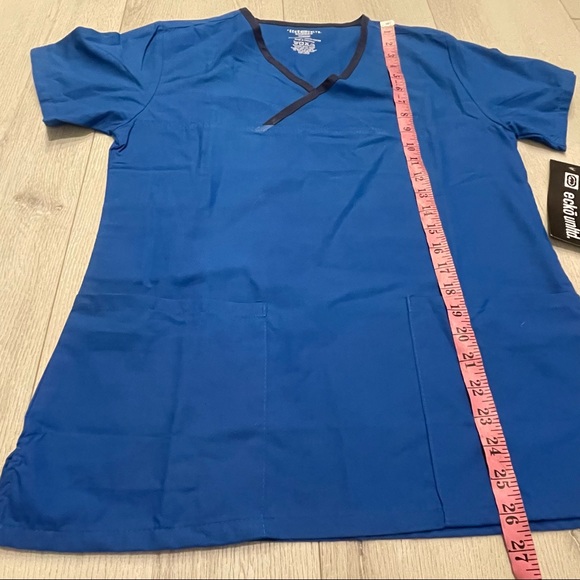 NWT ECKO UNLTD SCRUBS Short Sleeve V-Neck Pullover Blue Scrubs Top Size M - Picture 6 of 8